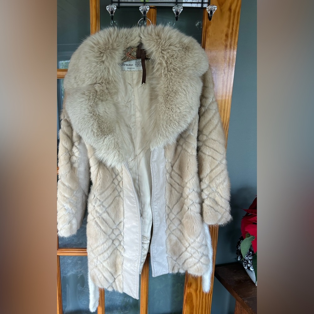 Vintage 1970 Leather Mink Coat - Picture 6 of 7